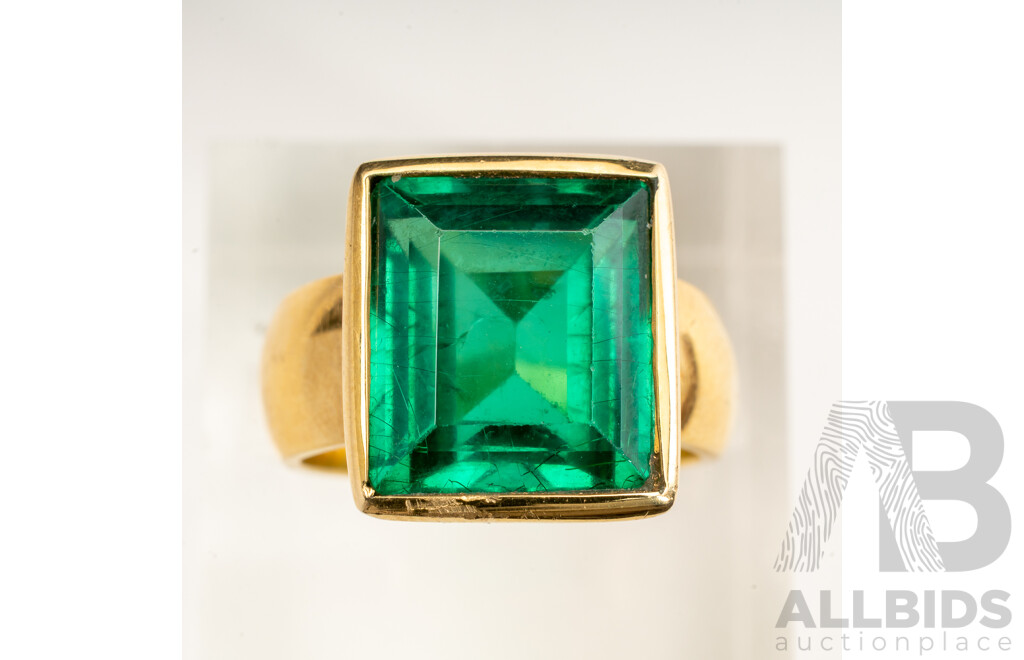 18ct Green Tsavorite Ring, 5.73ct, Size K, 9.36 Grams