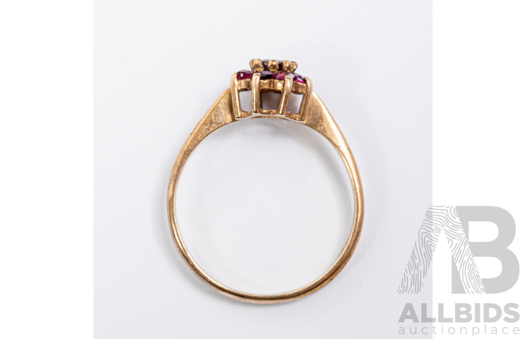 Vintage 9ct Rhodolite Garnet Daisy Ring, Size P, 1.90 Grams