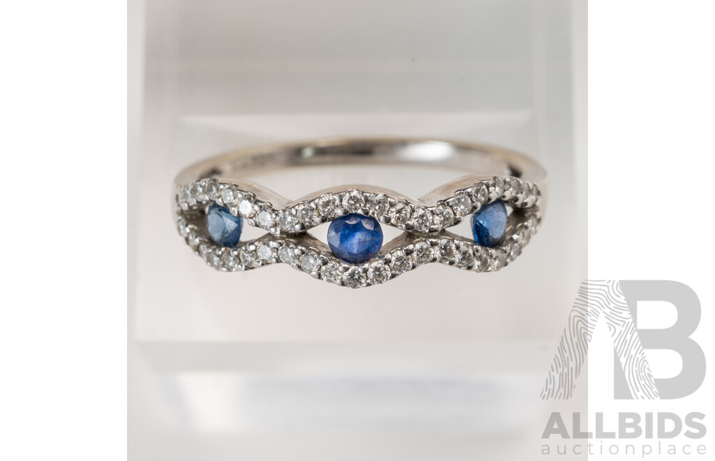 14ct White Gold Sapphire & Diamond Ring, S0.30ct/TDW0.50ct, Size P, 2.81 Grams