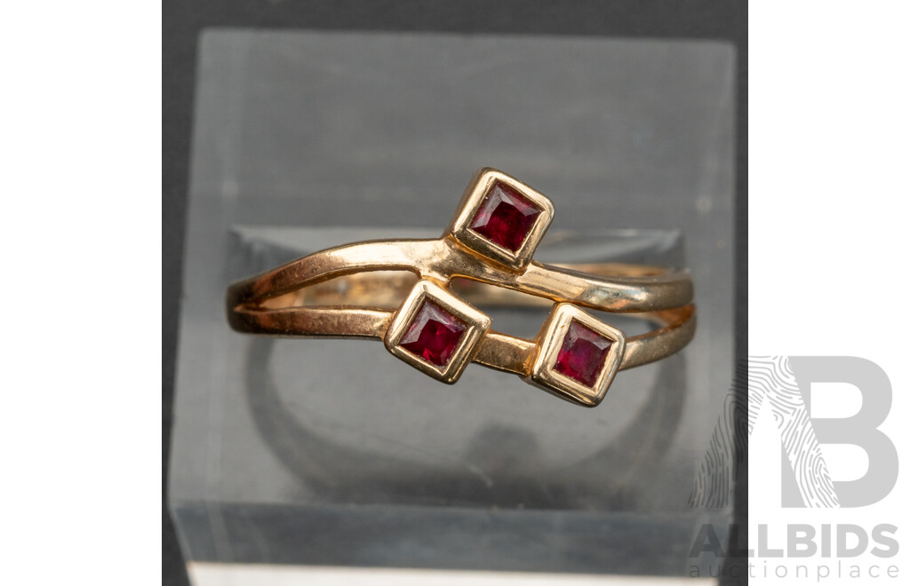 10ct Michael Hill Jewellers Ruby Ring, Size Q, 1.96 Grams
