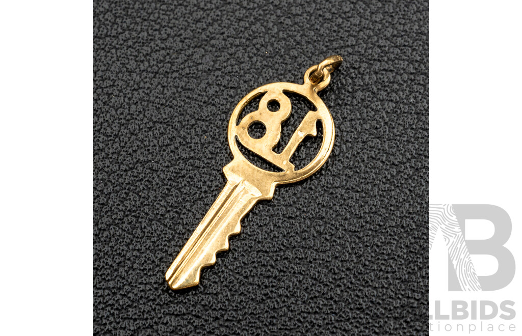 9ct Vintage '18' Key Charm/pendant, 25mm Long, 0.60 Grams