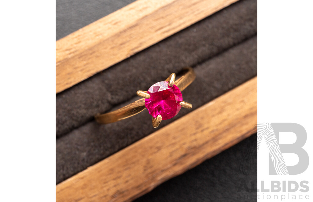 9ct Vintage Created Pink Sapphire Solitaire Ring, Size Q, 1.69 Grams