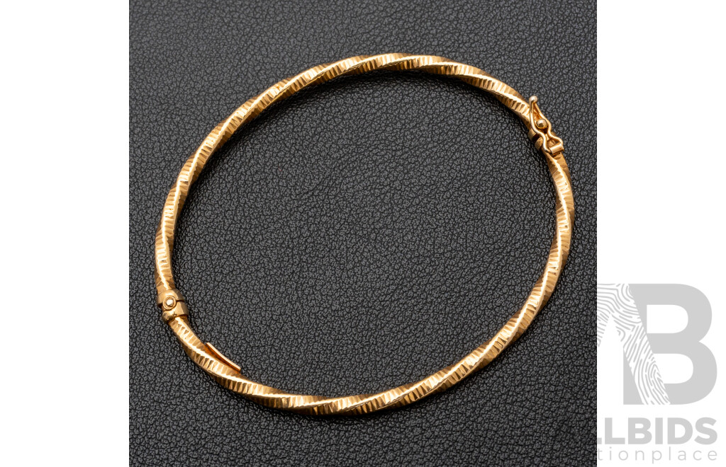 9ct Silver Filled Oval Hinged Bangle with Twist Pattern Finish, 63mm, 7.81 Grams