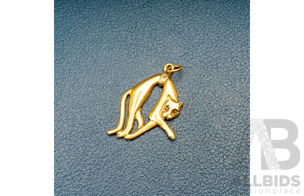 9ct Cat Pendant, 30mm Long, 2.24 Grams