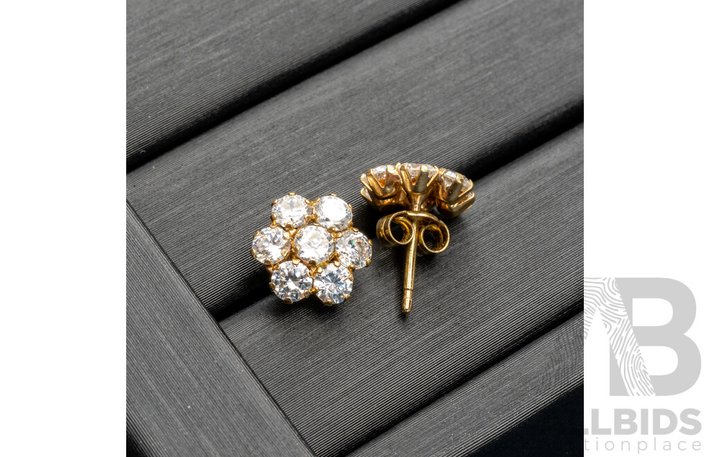 9ct Daisy Cubic Zirconia Stud Earrings, 10mm, 1.27 Grams