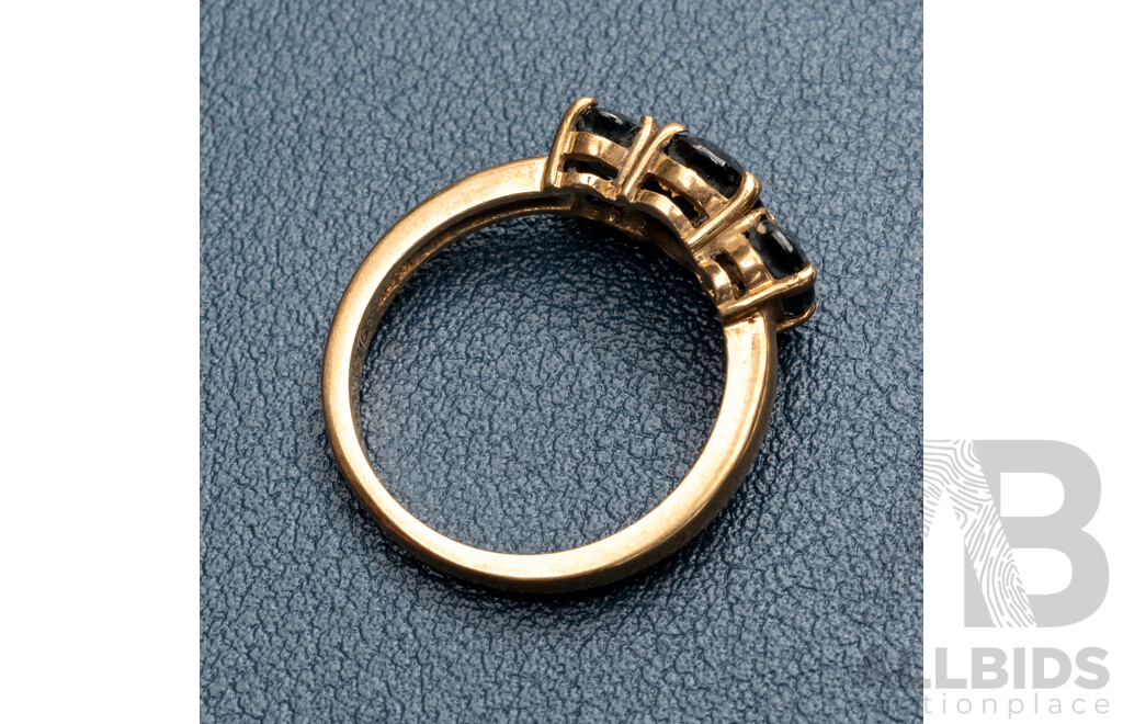 9ct Vintage Natural Dark Sapphire Trilogy Ring, Size N, 3.38 Grams