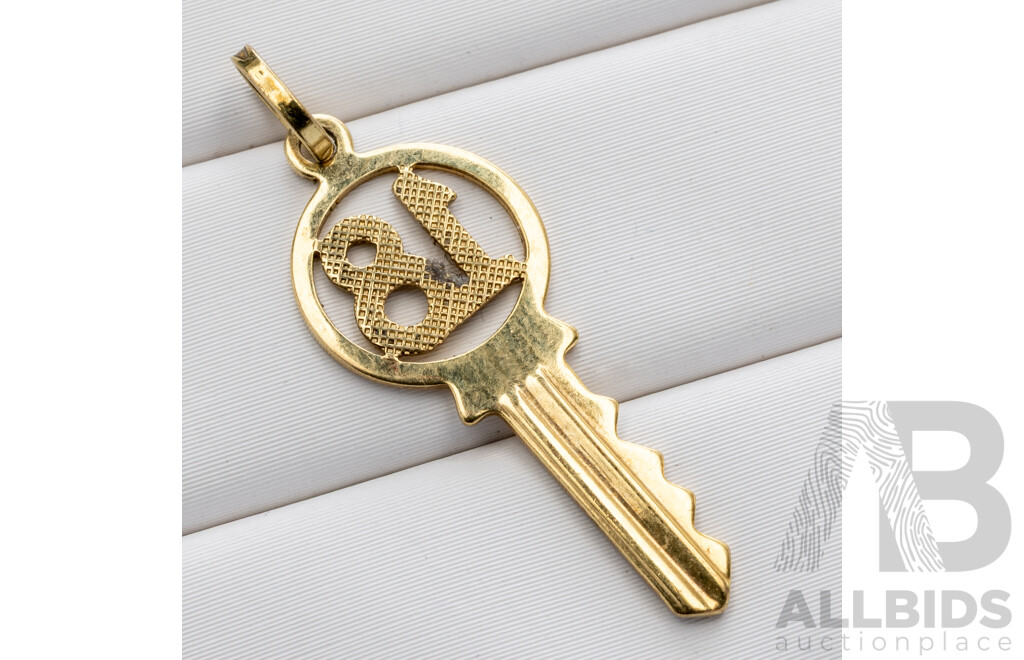 9ct '18' Key Pendant/Charm, 28mm, 0.63 Grams