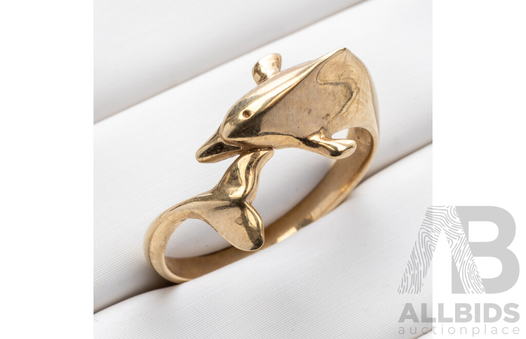 9ct Yellow Gold Dolphin Ring, Size P, 2.92 Grams