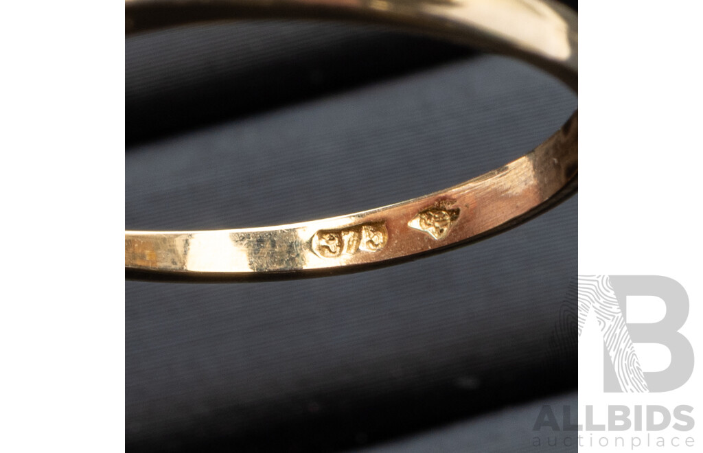 9ct Peridot Ring, Size P, 1.88 Grams