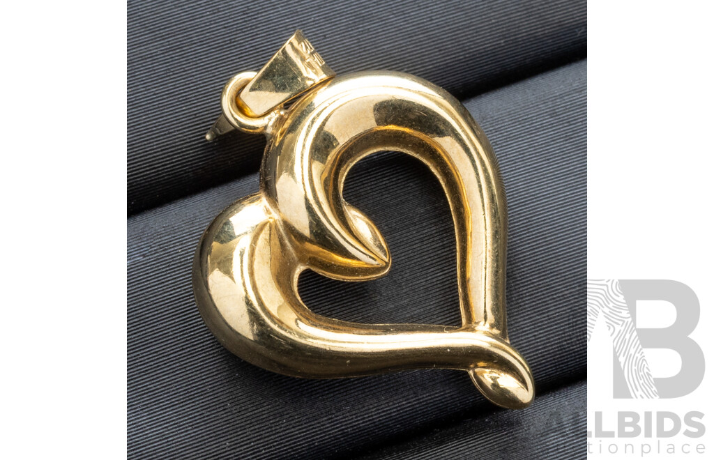 9ct Open Heart Pendant, 22mm long, 1.06 Grams