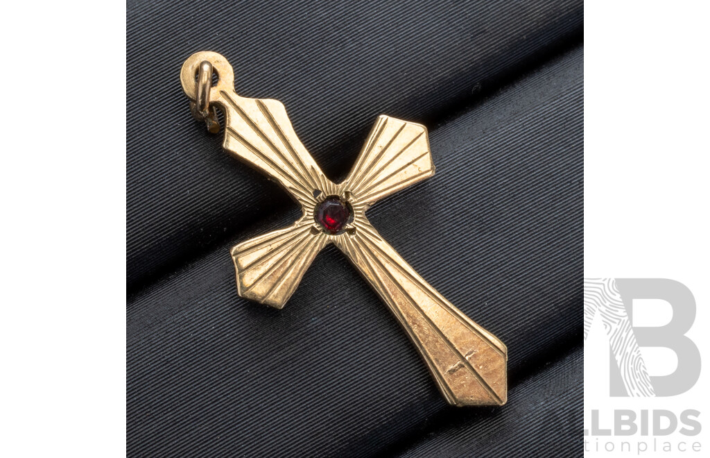 9ct Vintage Garnet Cross Pendant, 24mm long, 0.85 Grams