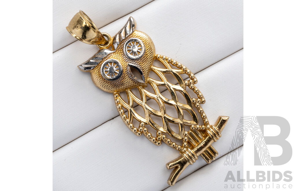 9ct Two Tone Owl Pendant, 32mm, 1.38 Grams