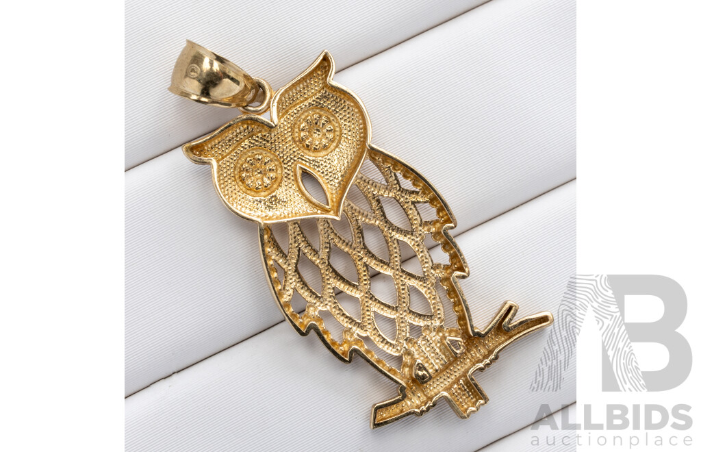 9ct Two Tone Owl Pendant, 32mm, 1.38 Grams