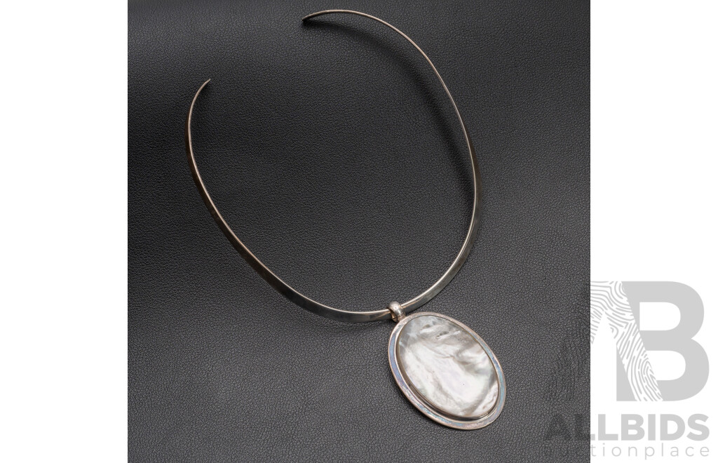 Sterling Silver Neck Collar with Large Bezel Set Mother of Pearl Pendant, 44.0 Grams