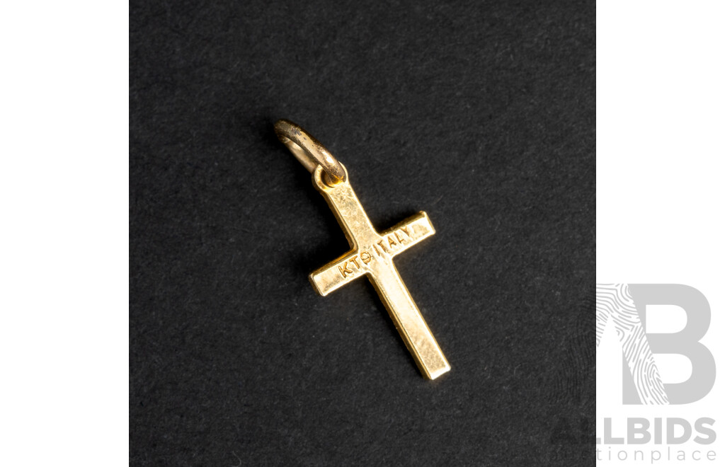 9ct Patterned Cross Pendant/charm, 18mm Long, 0.38 Grams