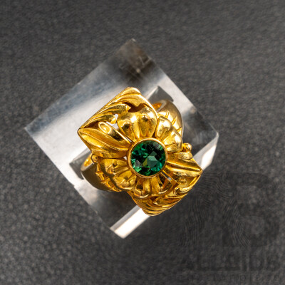 18ct Ornate Floral Design Green Tourmaline Ring, 0.58ct, Size L, 9.82 Grams