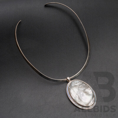 Sterling Silver Neck Collar with Large Bezel Set Mother of Pearl Pendant, 44.0 Grams