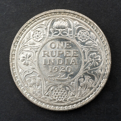 India 1920 KGV Silver One Rupee Coin .917