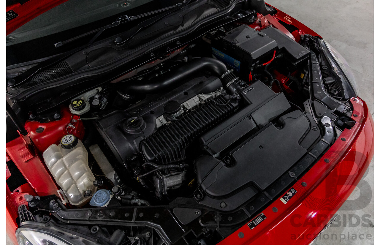 10/2013 Volvo V40 T5 R-Design M MY14 5d Hatchback Passion Red Turbo 2.5L