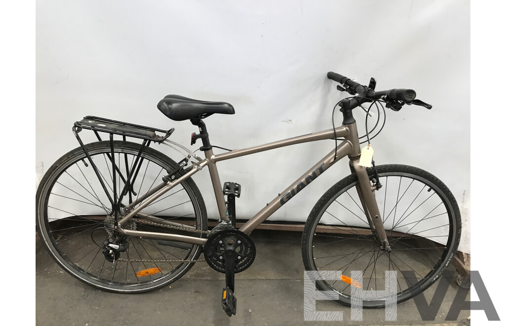 Giant Cross City 21 Speed Road Bike