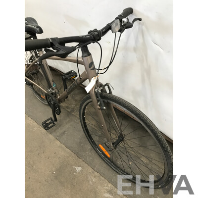 Giant Cross City 21 Speed Road Bike