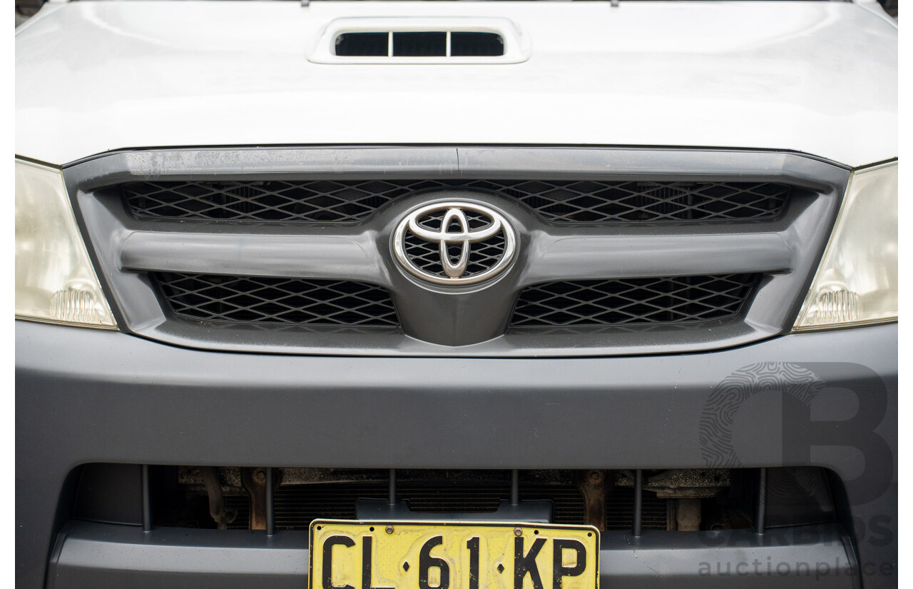 3/2005 Toyota Hilux LN147R Dual Cab P/Up Vanilla White Turbo Diesel 3.0L