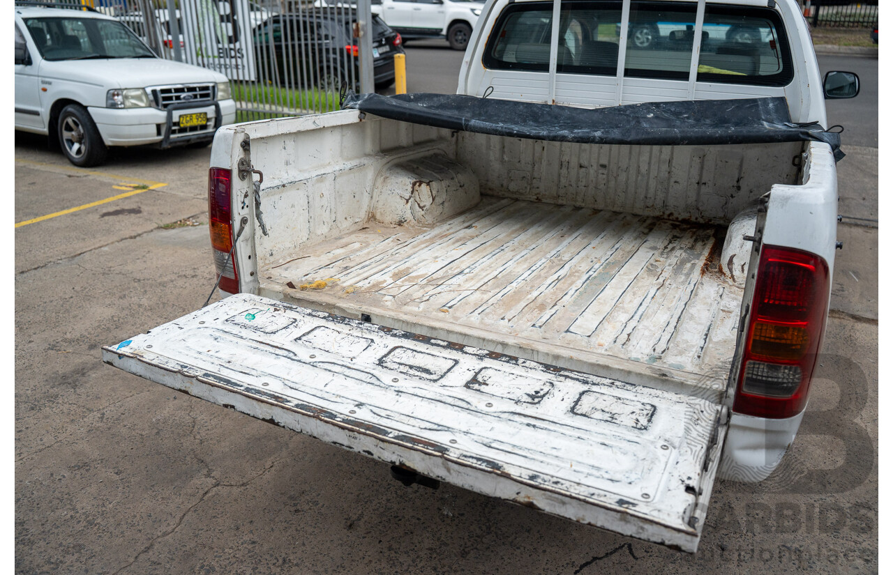 3/2005 Toyota Hilux LN147R Dual Cab P/Up Vanilla White Turbo Diesel 3.0L