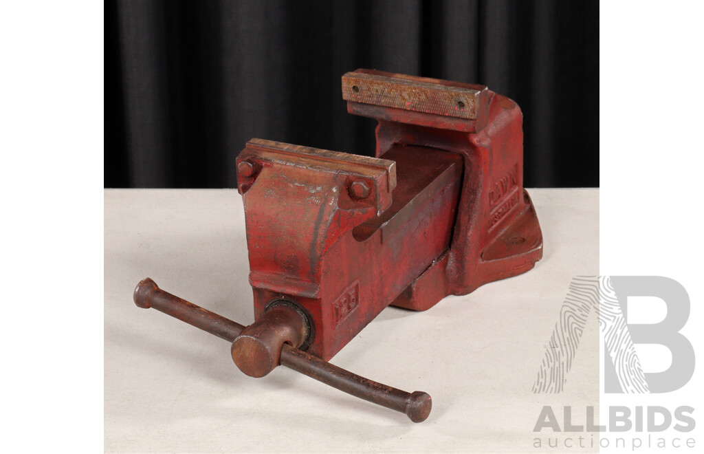 Large Bench Mount Vice by Dawn