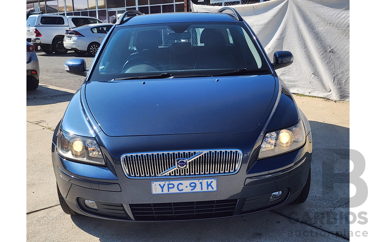 10/2006 Volvo V50 2.4 S MY06 4d Wagon Blue 2.4L