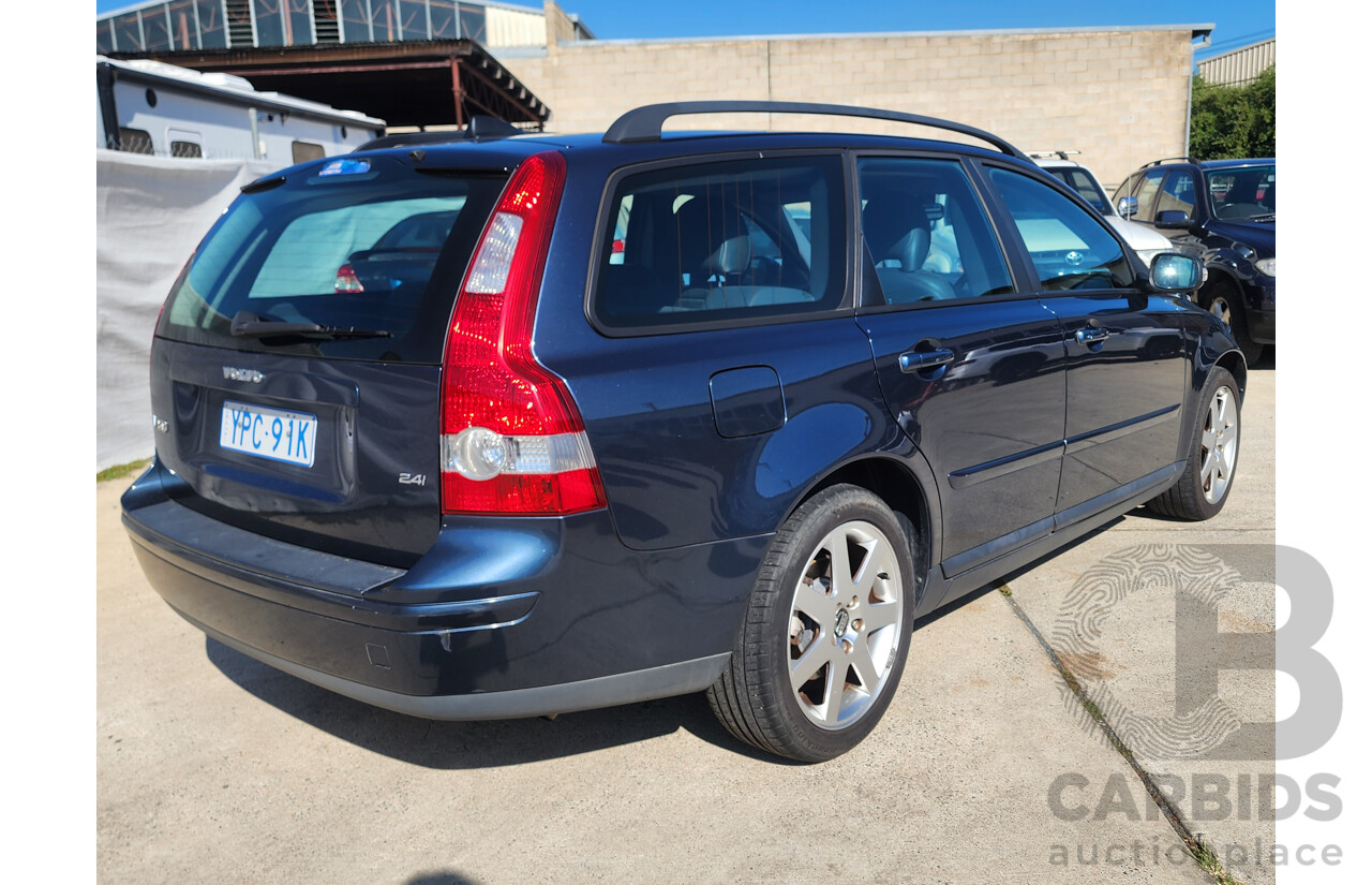 10/2006 Volvo V50 2.4 S MY06 4d Wagon Blue 2.4L