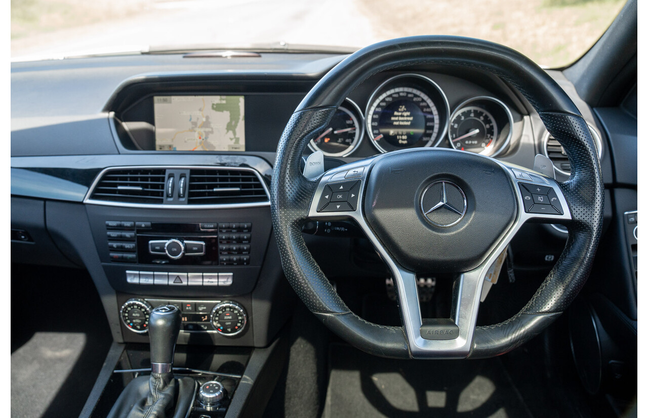 8/2012 Mercedes Benz C63 AMG W204 MY12 4d Sedan Diamond White Bright Metallic V8 6.3L