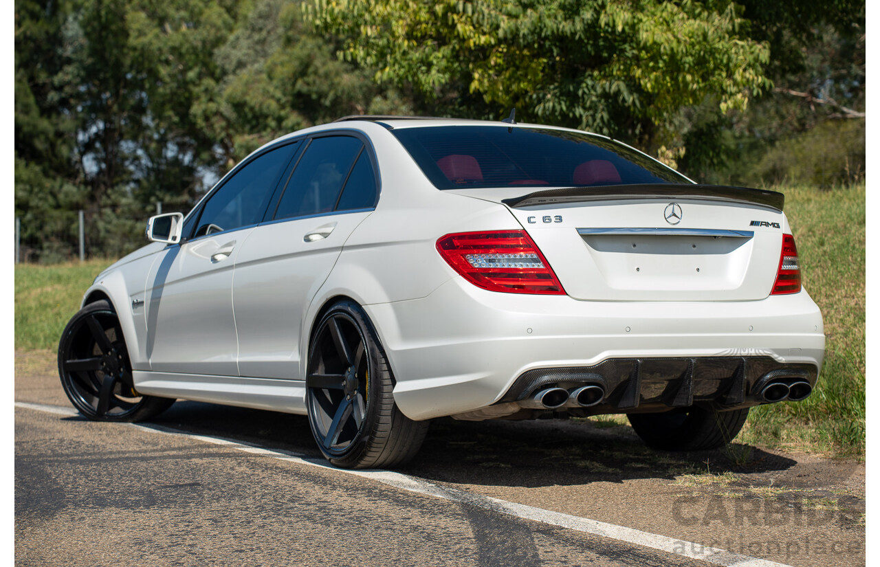 8/2012 Mercedes Benz C63 AMG W204 MY12 4d Sedan Diamond White Bright Metallic V8 6.3L