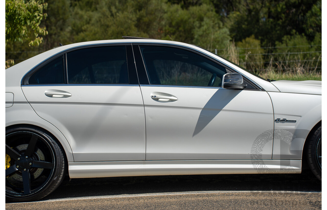8/2012 Mercedes Benz C63 AMG W204 MY12 4d Sedan Diamond White Bright Metallic V8 6.3L