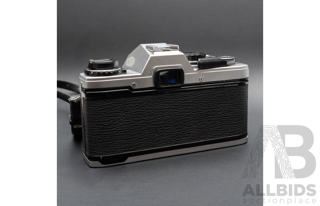 Olympus OM10 with a 50mm F/1.8 Lens and Praktica Super TL3 with Flexar Auto Zoom MC 80-200mm F/4.5 Lens