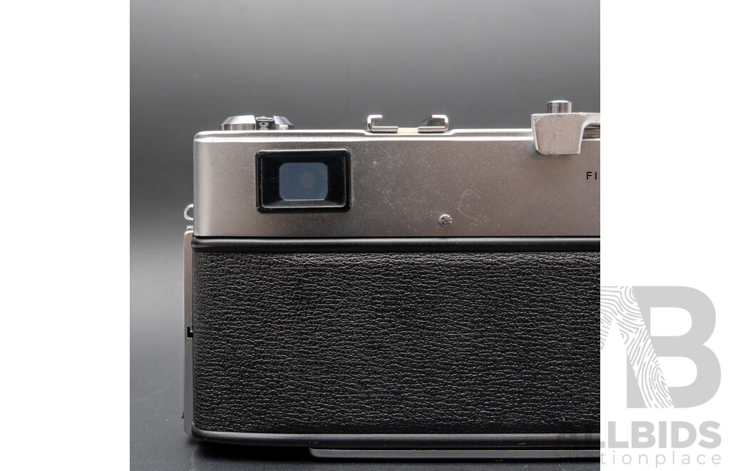 Minolta Hi-matic 7s with Rokkor 45mm F/1.8 Lens