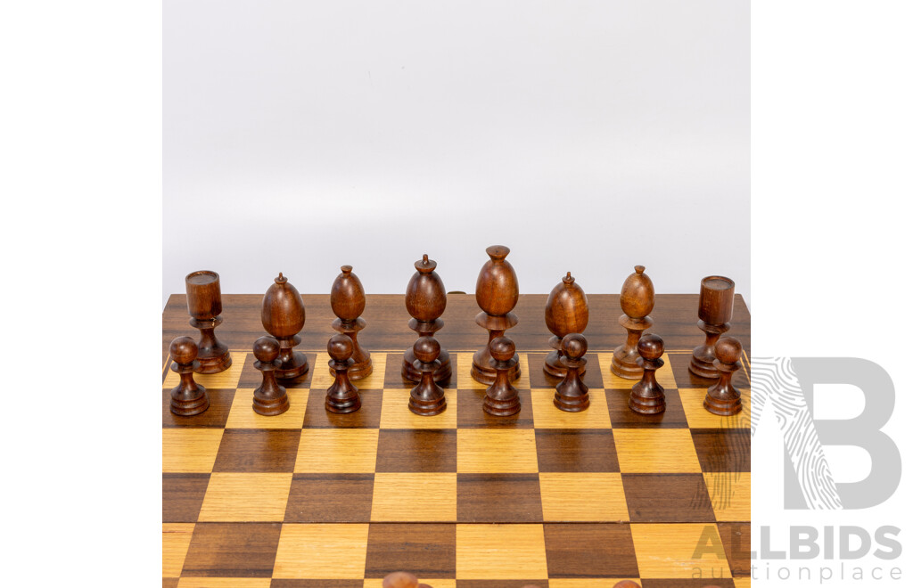 Wooden Fold Out Chess Set with Set 32 Wooden Pieces