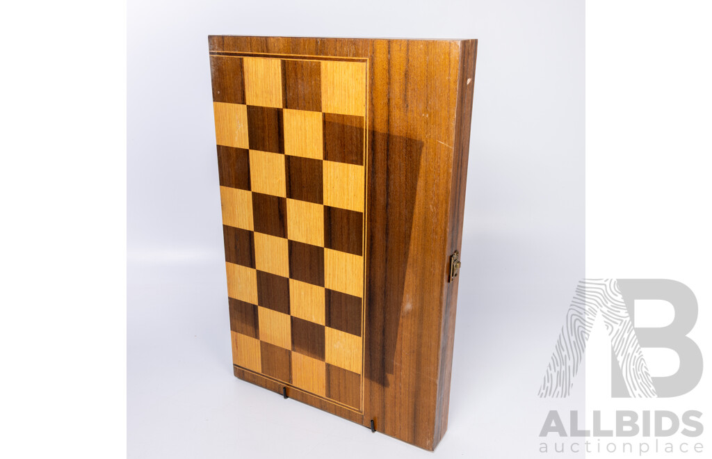 Wooden Fold Out Chess Set with Set 32 Wooden Pieces