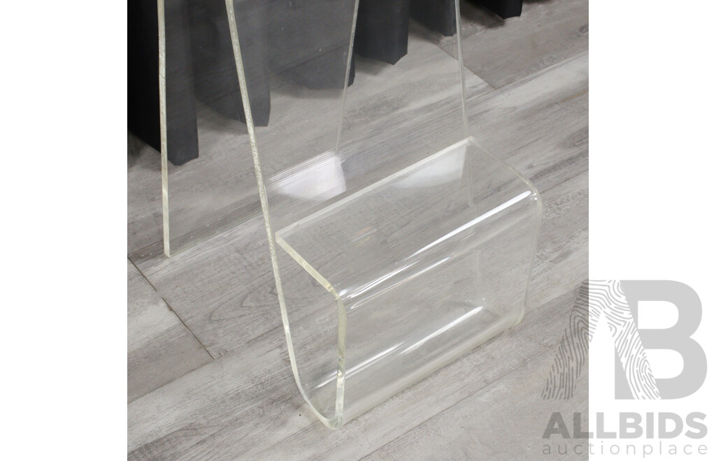 Magino Counter Stool by Karim Rashid