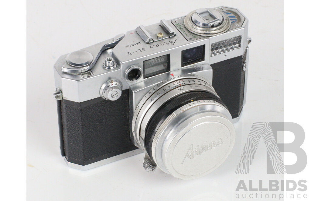 Vintage Aires 35-V SLR Camera