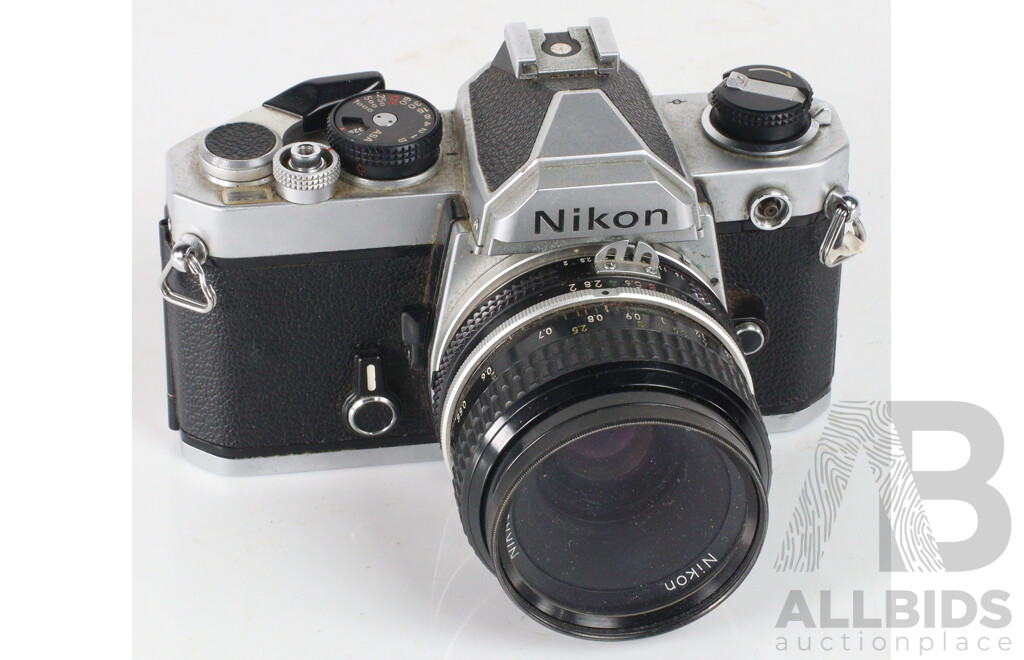 Vintage Nikon FM 2164162 SLR Camera