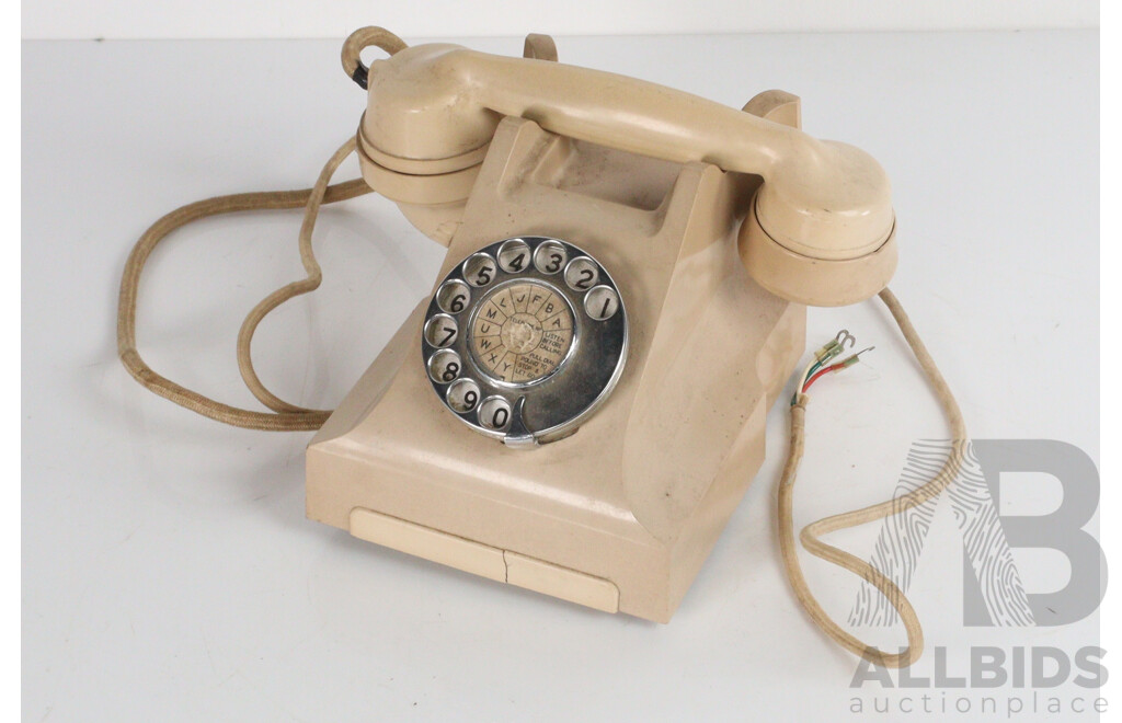 Art Deco Bakelite Rotary Phone