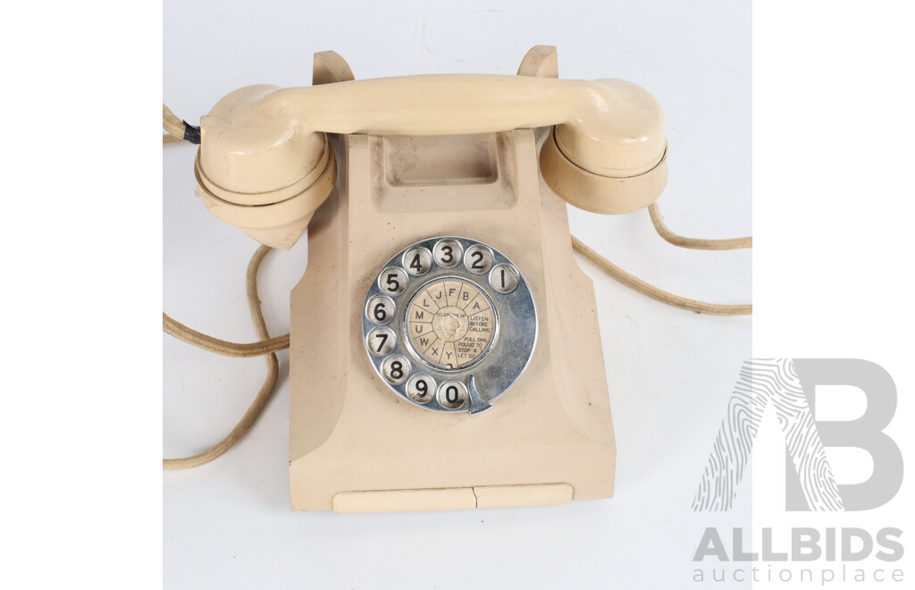 Art Deco Bakelite Rotary Phone