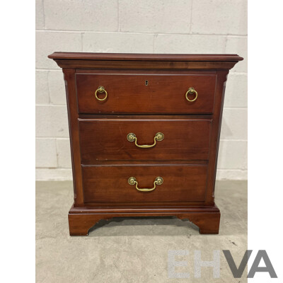 DREXEL HERITAGE Side Table