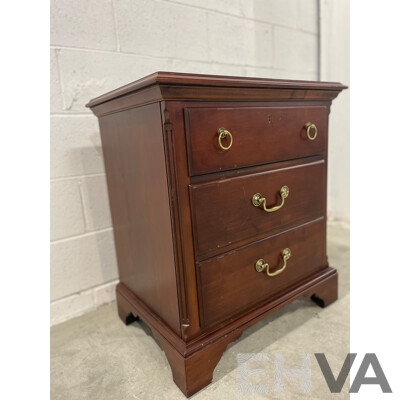 DREXEL HERITAGE Side Table