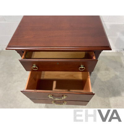 DREXEL HERITAGE Side Table