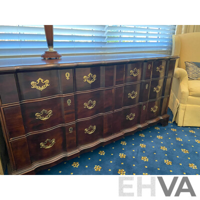 Henredon Folio Fourteen 9-Drawer Dresser  