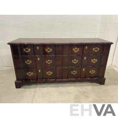 Henredon Folio Fourteen 9-Drawer Dresser  