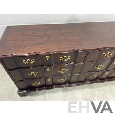Henredon Folio Fourteen 9-Drawer Dresser  