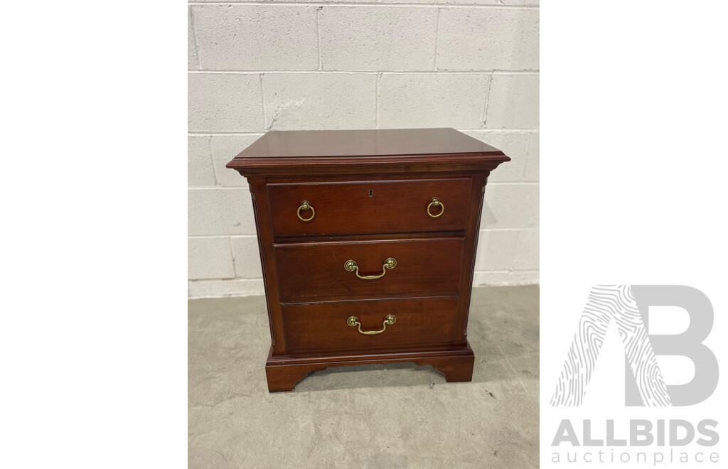 DREXEL HERITAGE Side Table