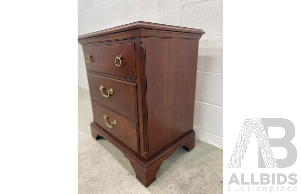 DREXEL HERITAGE Side Table